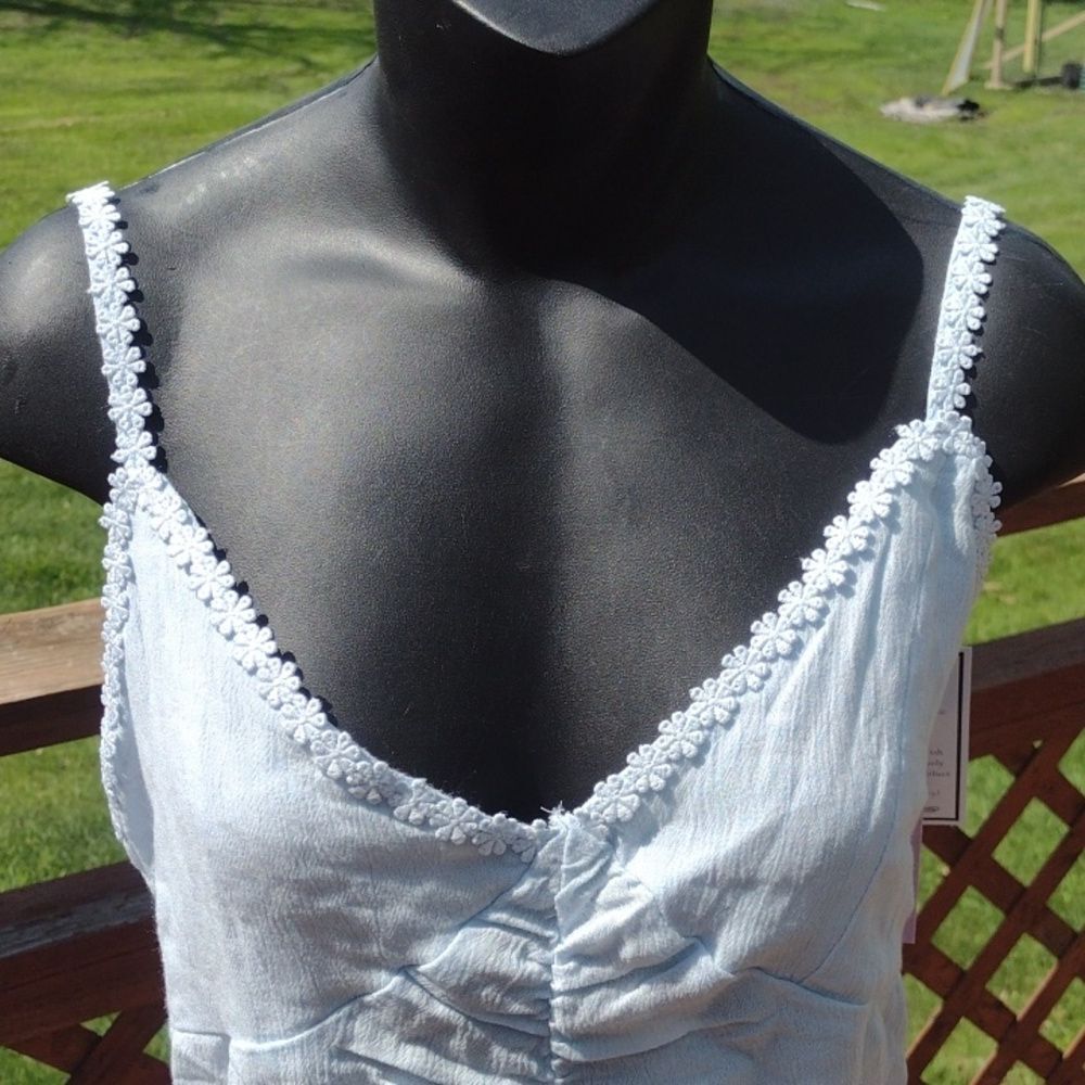 Crave Fame Light Blue Daisy Crop Tank Top with Size Large - Picture 2 of 11